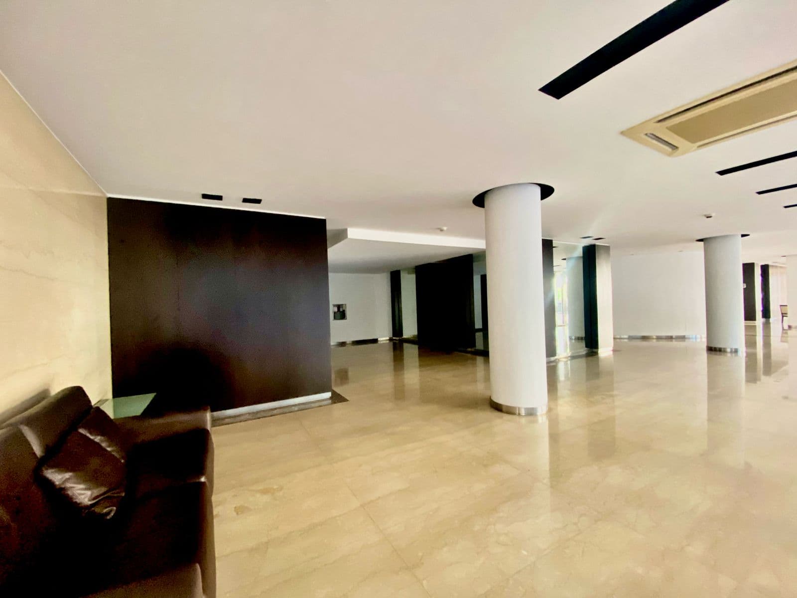 3-ROOM APARTMENT FOR SALE WITH MAID'S QUARTERS, 3 PARKING SPACES - PUERTO MADERO