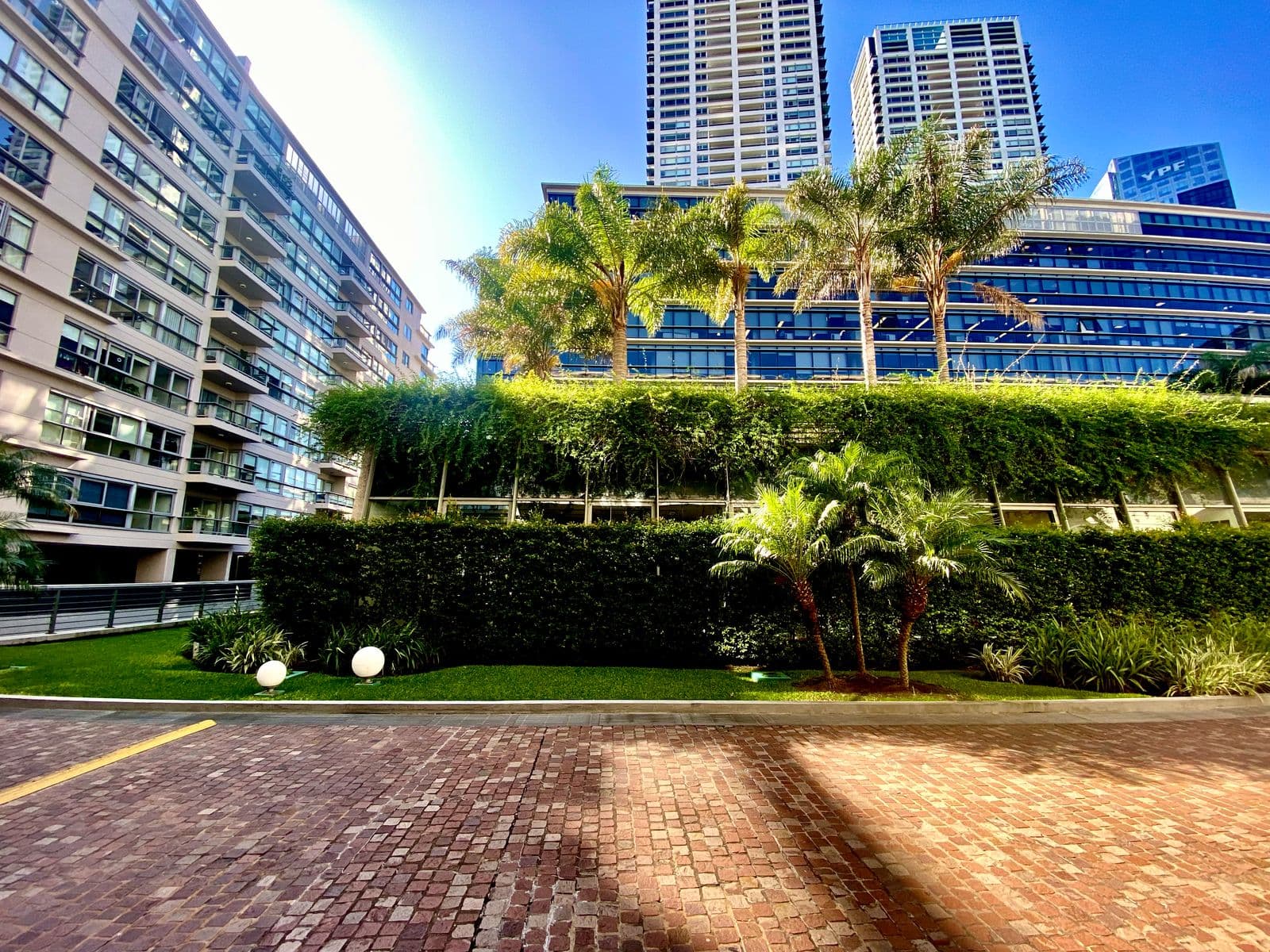 3-ROOM APARTMENT FOR SALE WITH MAID'S QUARTERS, 3 PARKING SPACES - PUERTO MADERO