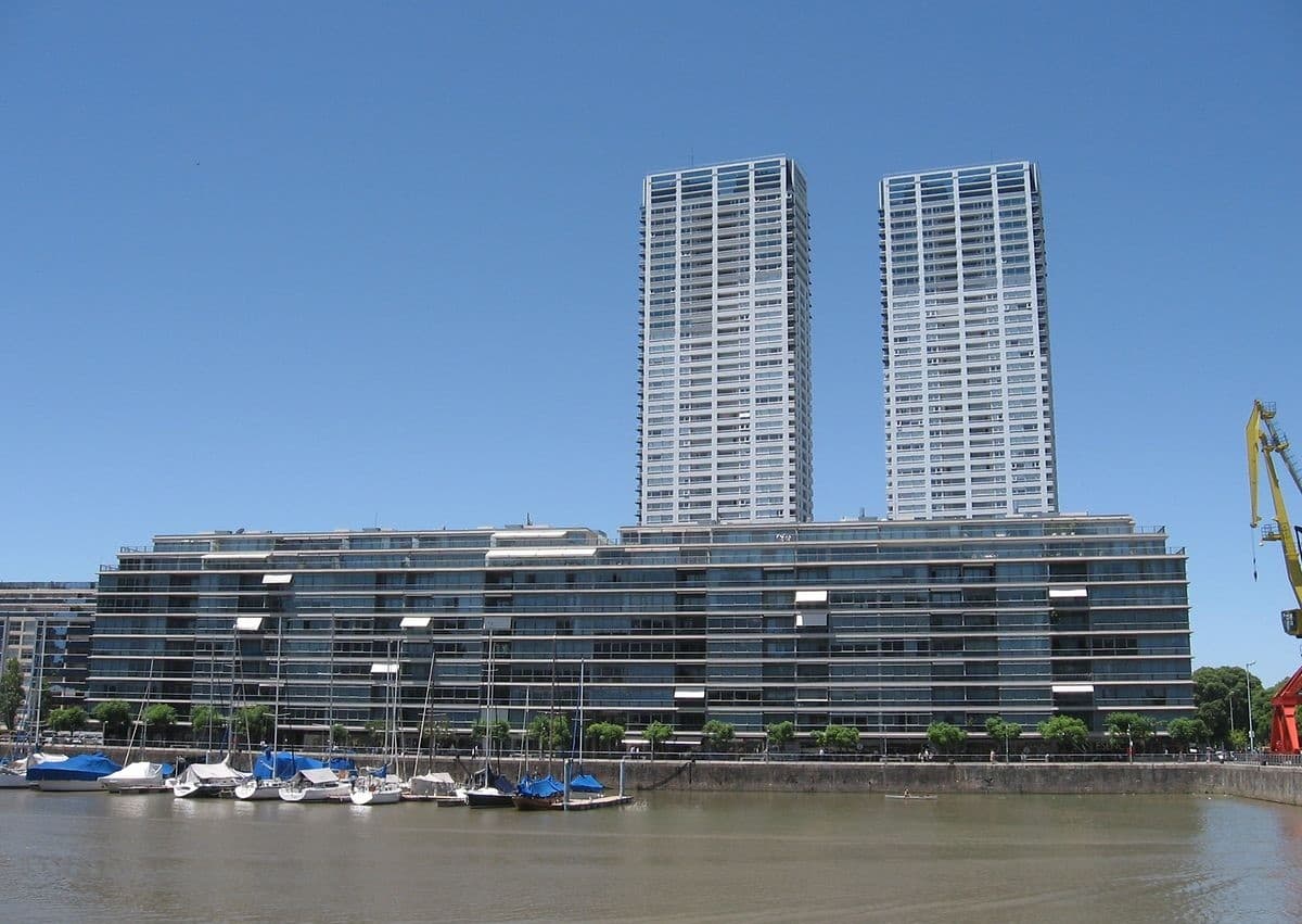 3-ROOM APARTMENT FOR SALE WITH MAID'S QUARTERS, 3 PARKING SPACES - PUERTO MADERO