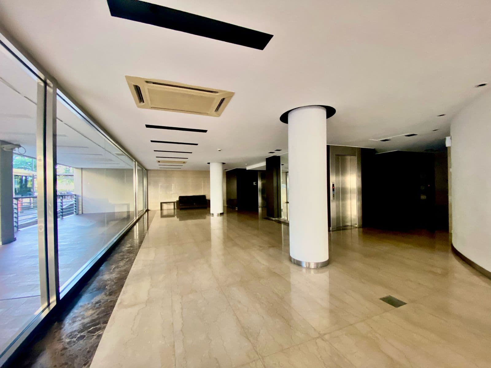 3-ROOM APARTMENT FOR SALE WITH MAID'S QUARTERS, 3 PARKING SPACES - PUERTO MADERO
