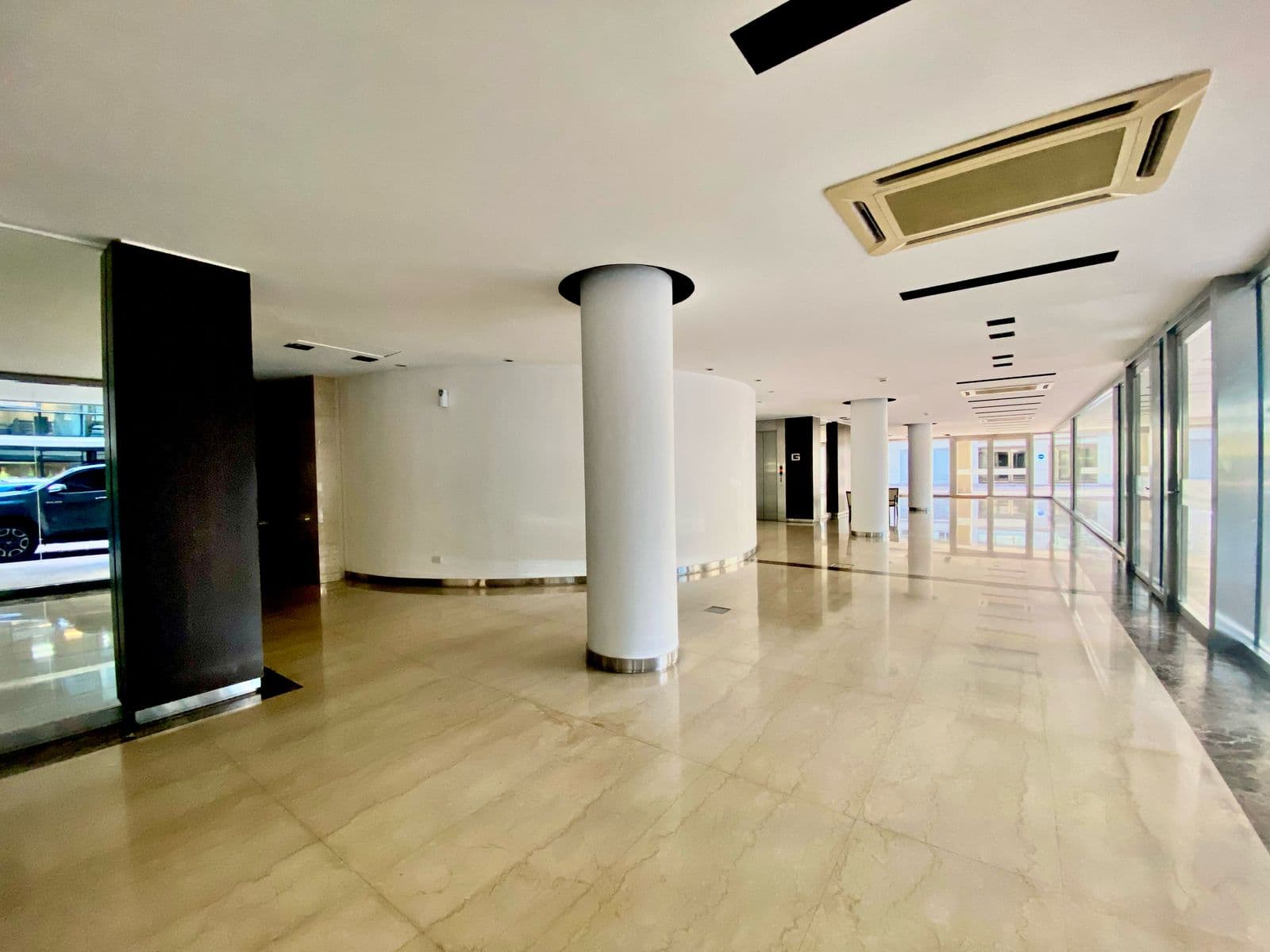 3-ROOM APARTMENT FOR SALE WITH MAID'S QUARTERS, 3 PARKING SPACES - PUERTO MADERO