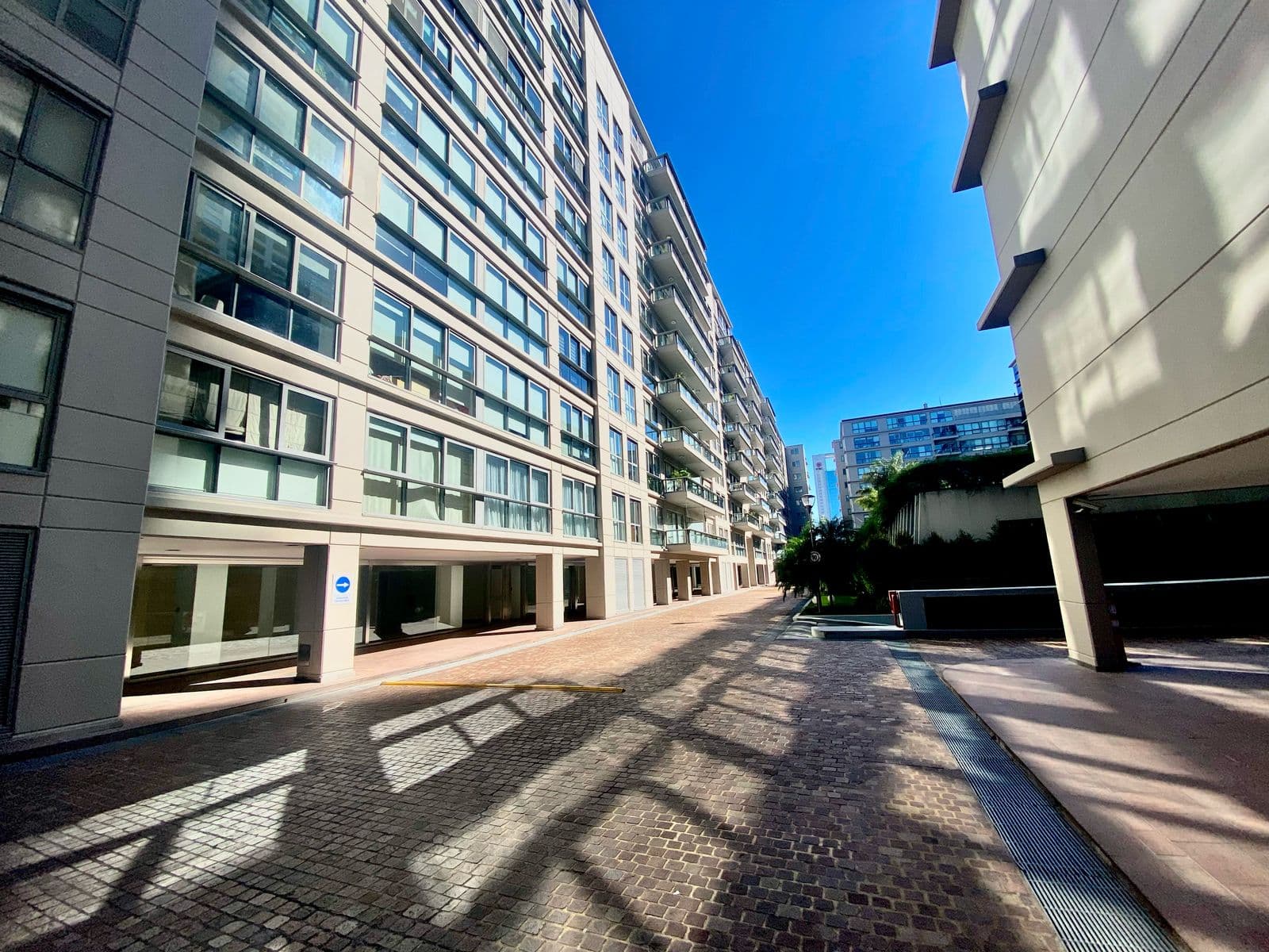 3-ROOM APARTMENT FOR SALE WITH MAID'S QUARTERS, 3 PARKING SPACES - PUERTO MADERO