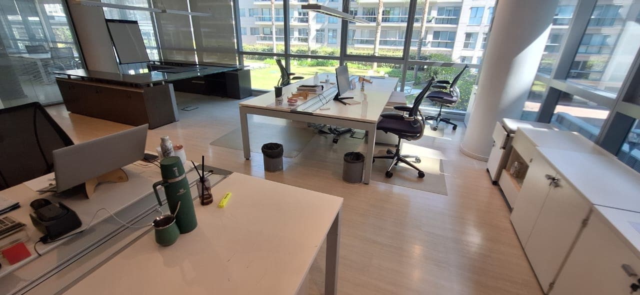 FURNISHED CORPORATE OFFICE FOR SALE WITH 2 PARKING SPACES - PUERTO MADERO