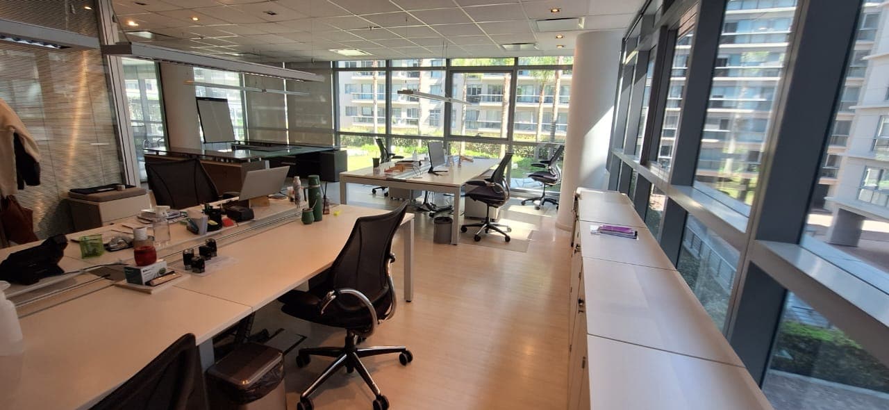FURNISHED CORPORATE OFFICE FOR SALE WITH 2 PARKING SPACES - PUERTO MADERO