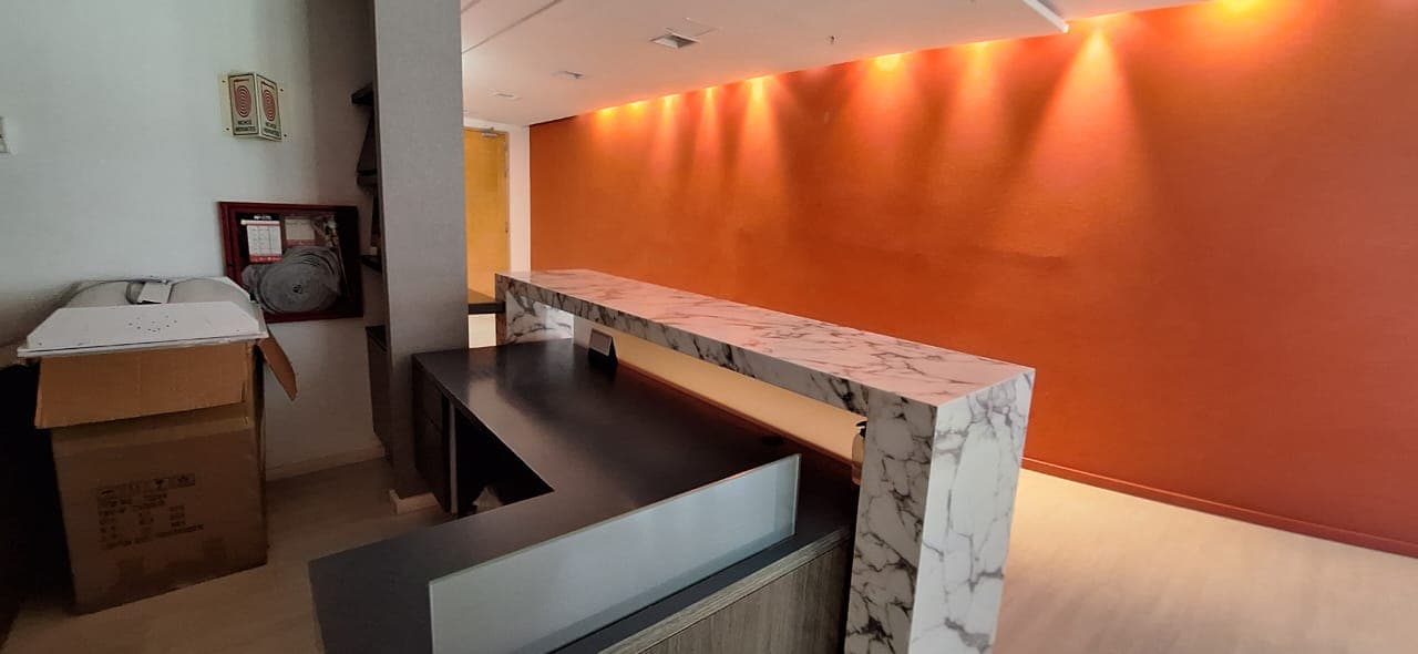 FURNISHED CORPORATE OFFICE FOR SALE WITH 2 PARKING SPACES - PUERTO MADERO