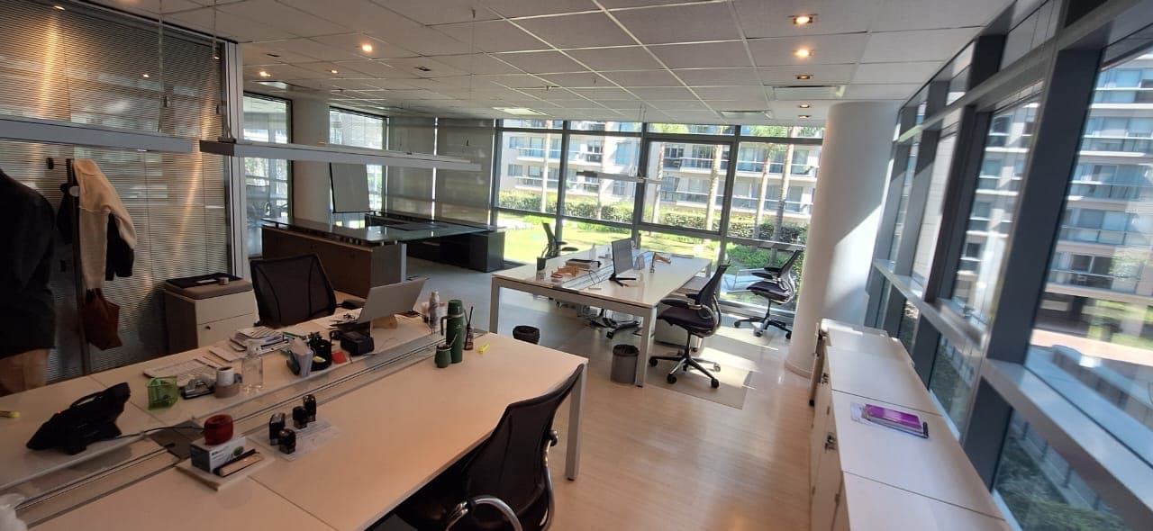FURNISHED CORPORATE OFFICE FOR SALE WITH 2 PARKING SPACES - PUERTO MADERO