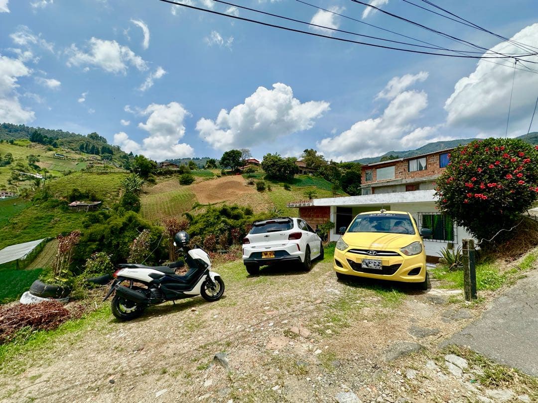 House with Lot for Sale in the San Cristóbal Area, Medellín - La Palma Village