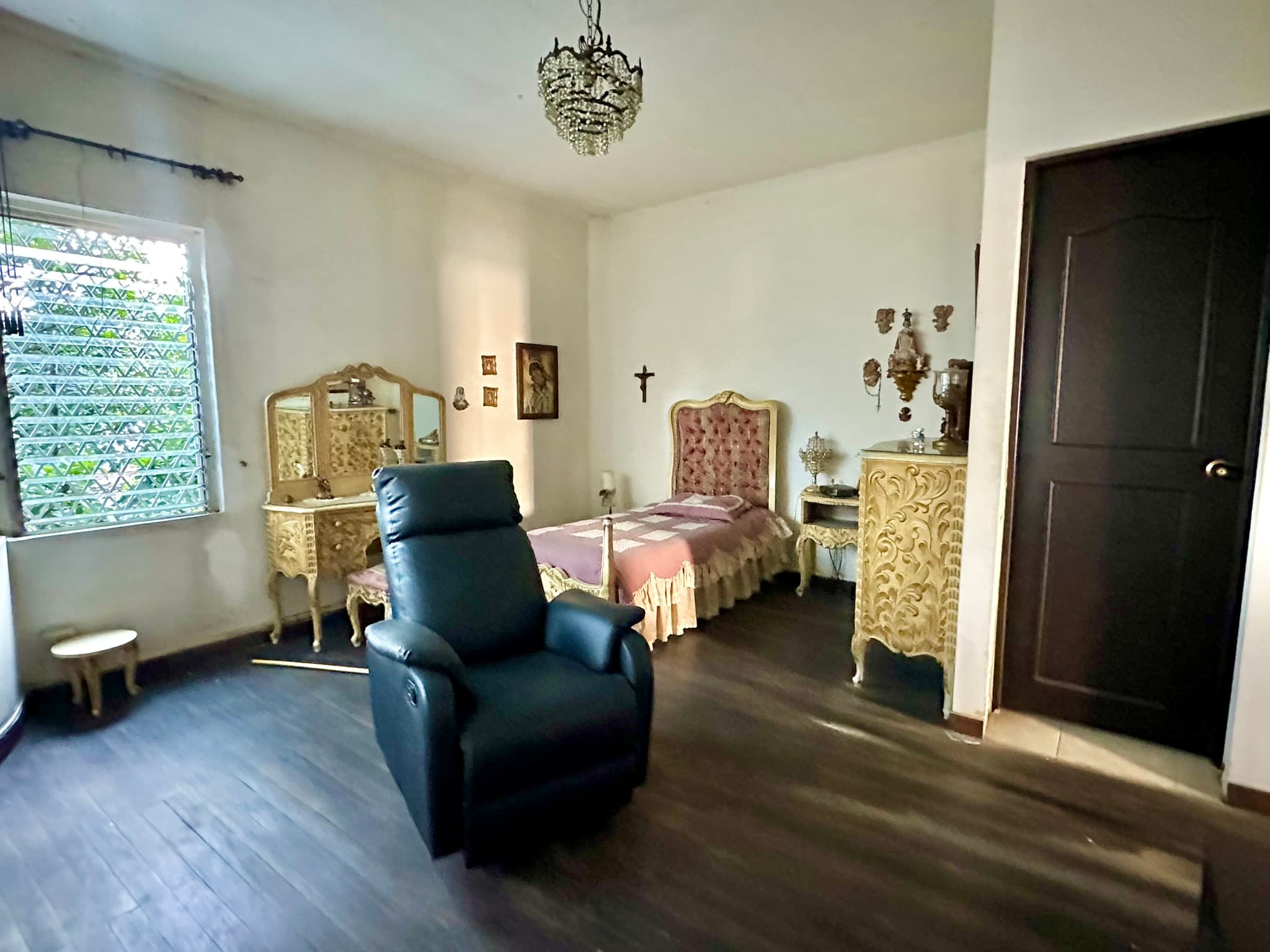 House for Sale in the Prado Centro Neighborhood, Medellín—Investment Opportunity