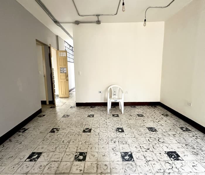 Local House, Second Floor, Duplex for Sale in the Jesús Nazareno-Medellín Chagualo Area, Near Aventura Shopping Center