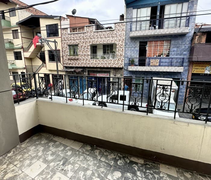 Local House, Second Floor, Duplex for Sale in the Jesús Nazareno-Medellín Chagualo Area, Near Aventura Shopping Center