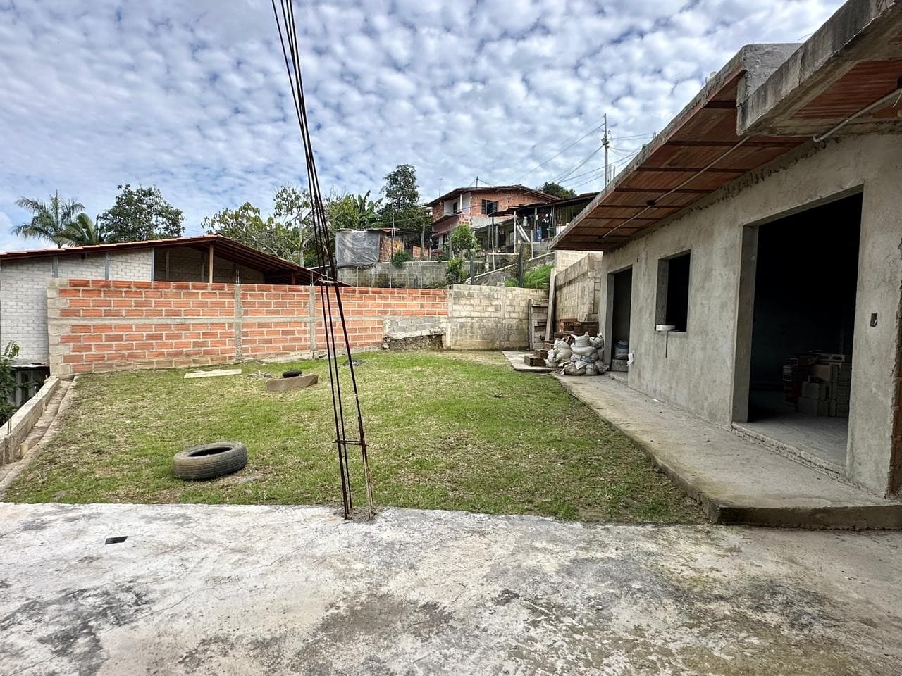 Gray House Under Construction with Lot for Sale in Girardota, El Totumo Neighborhood