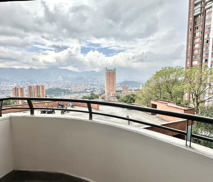Apartment for Sale in the Loma del Indio Area, Poblado—Reserva de San Diego Unit
