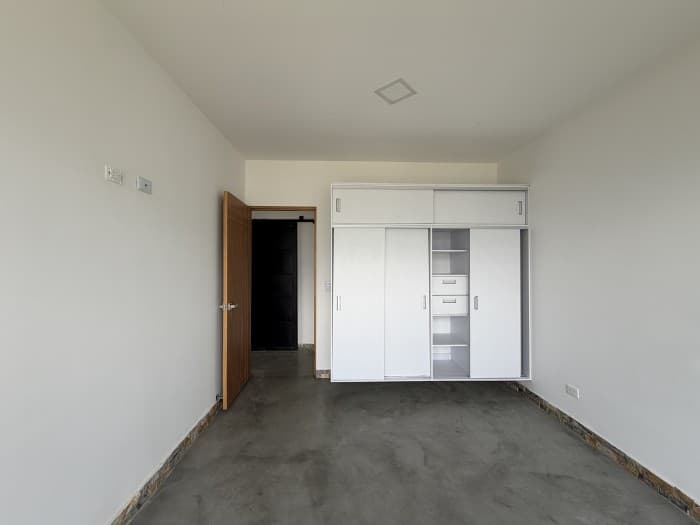 COUNTRY HOUSE IN A SUBDIVISION IN COPACABANA