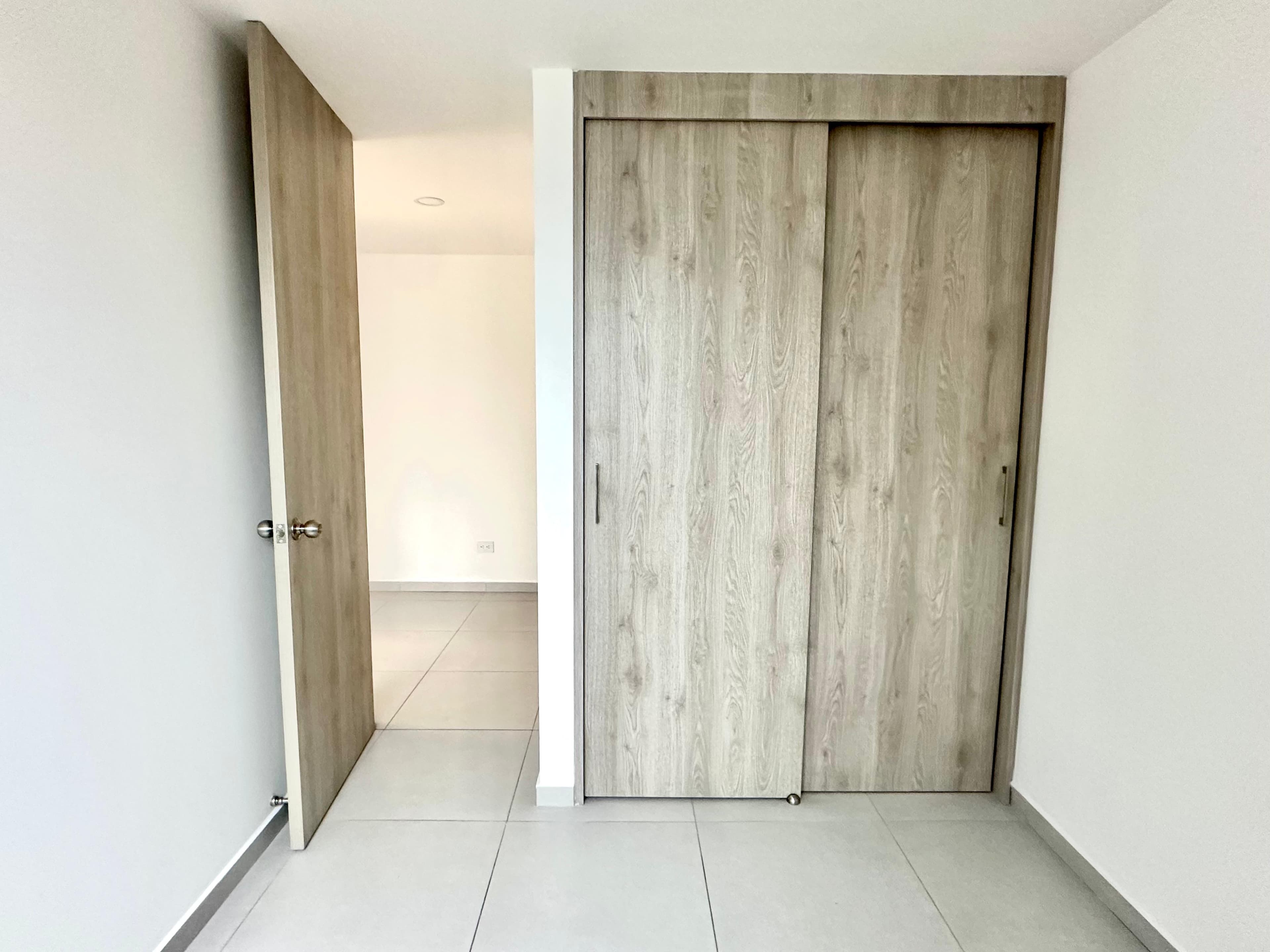 Apartment for Sale in Medellín, San Diego Poblado Neighborhood, Metropolitan Apartments