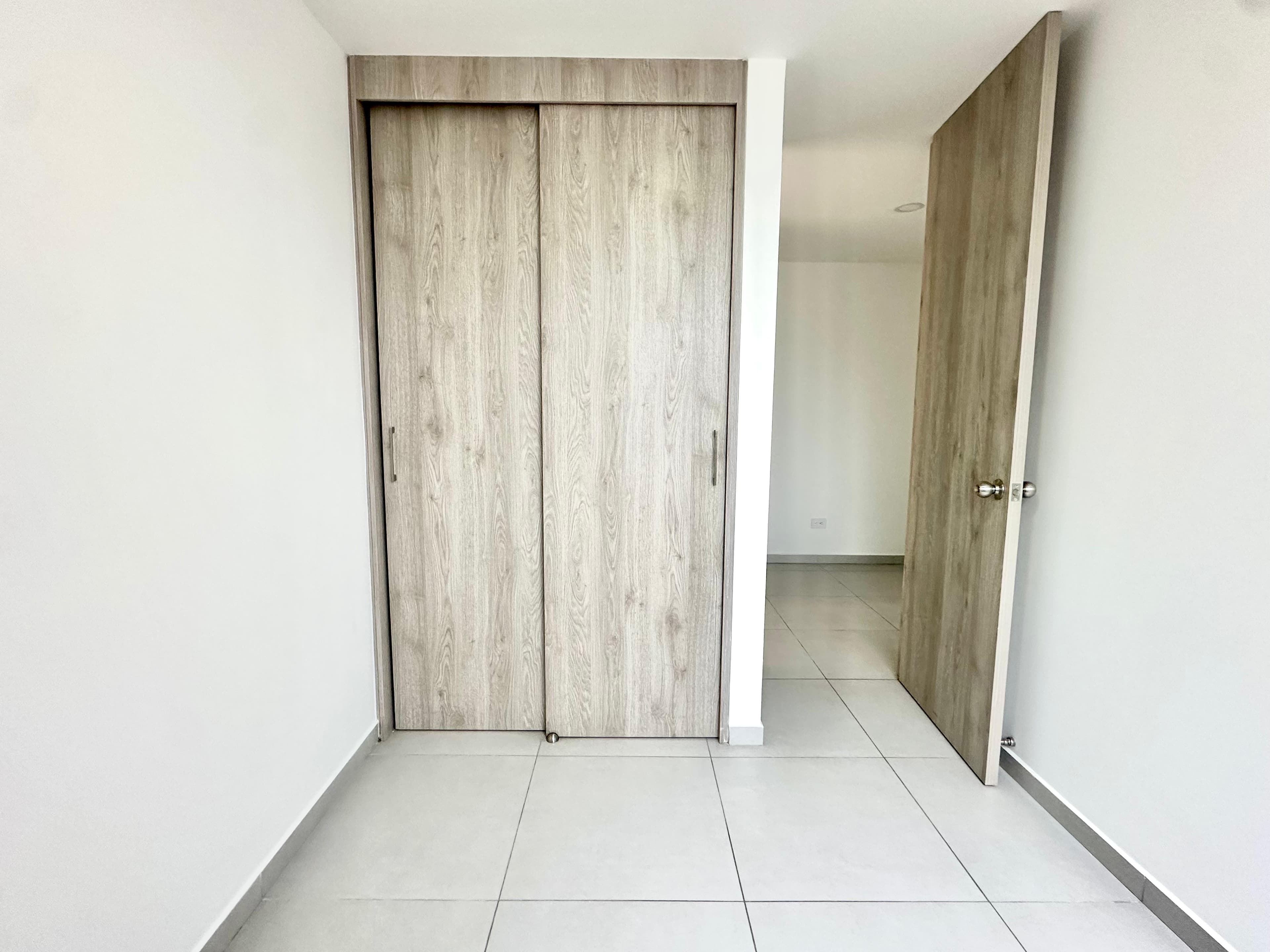 Apartment for Sale in Medellín, San Diego Poblado Neighborhood, Metropolitan Apartments