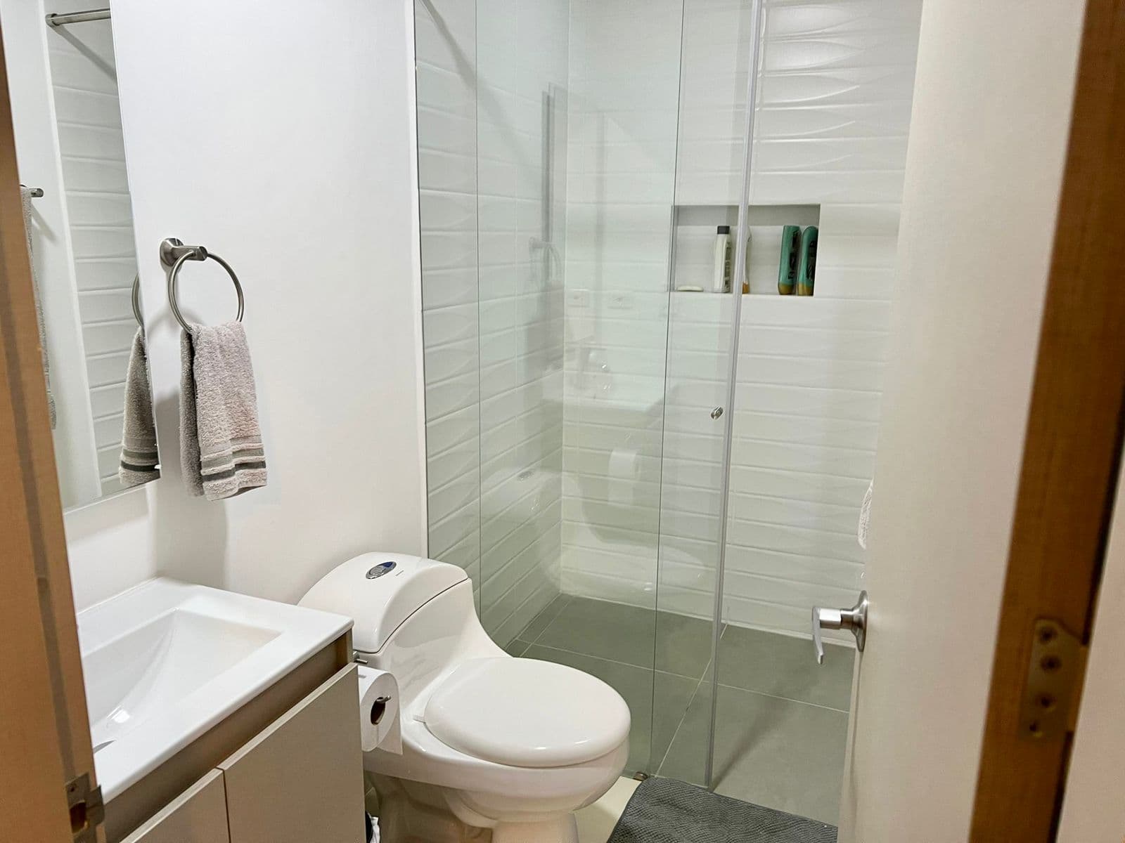 Apartment for Sale in Medellín's Laureles Neighborhood, Airbnb License