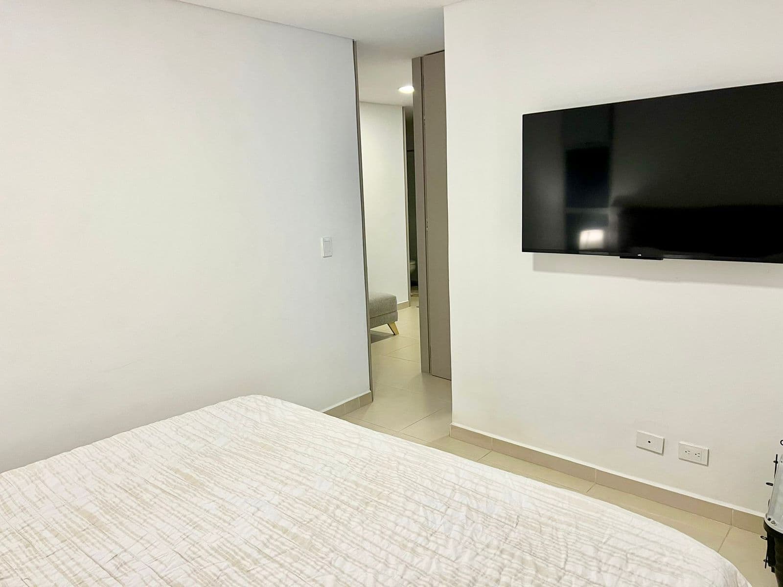 Apartment for Sale in Medellín's Laureles Neighborhood, Airbnb License