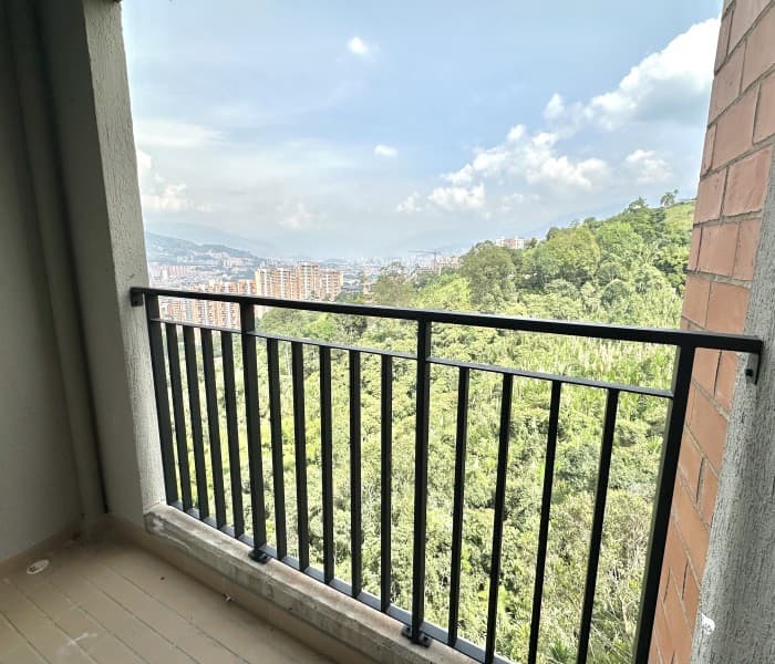 Apartment for Sale in the Las Lomitas Neighborhood, Sabaneta—Monteflor Acacia Complex