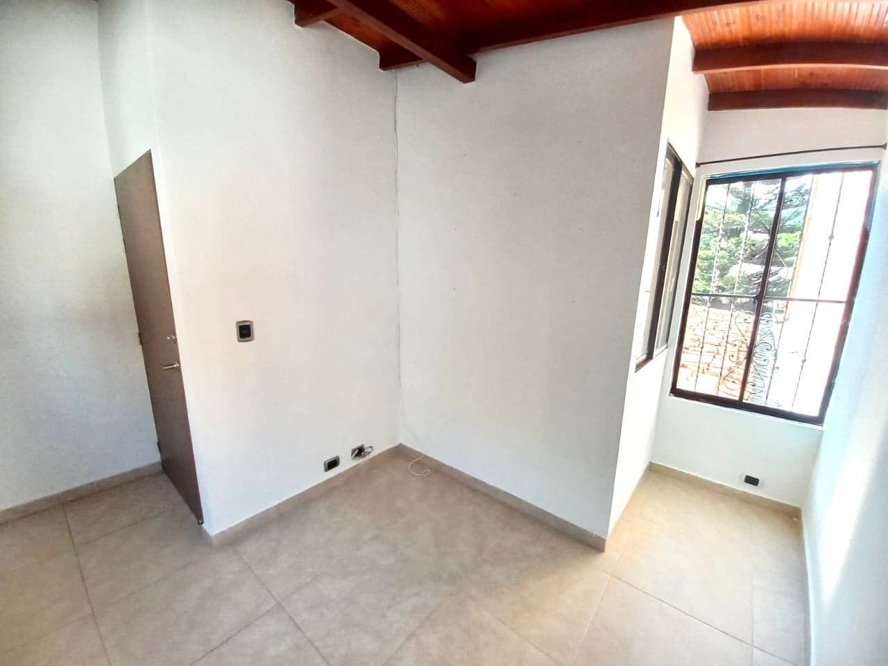 Apartment for Sale in the San Javier Neighborhood, Medellín—Near the Metro Station