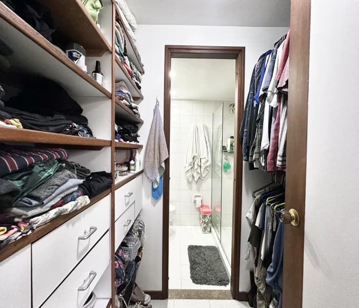 Apartment for Sale in the Loma de San Julian Neighborhood, El Poblado, Medellín