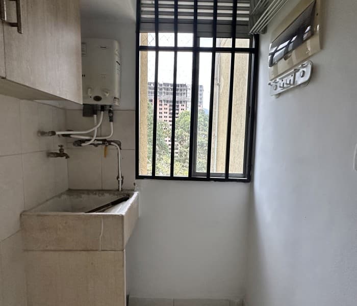 Apartment for Rent in the Serramonte Area, Bello—Serranova Open-Concept Unit