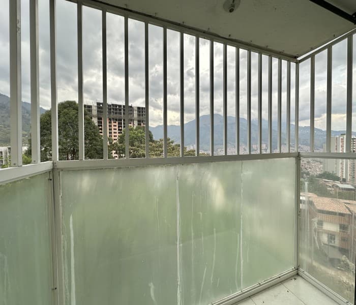 Apartment for Rent in the Serramonte Area, Bello—Serranova Open-Concept Unit