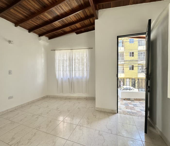 Second-Floor House for Rent in the Belén Neighborhood of San Bernardo, Medellín