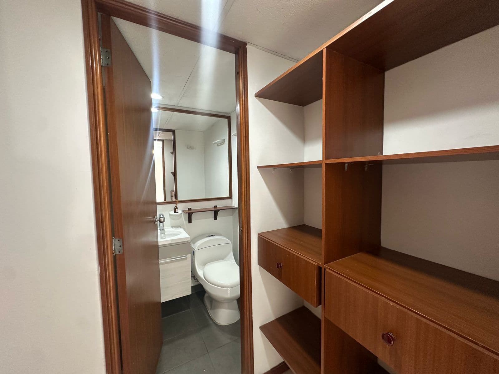 Apartment for Rent, El Poblado Neighborhood, La Valvanera Complex