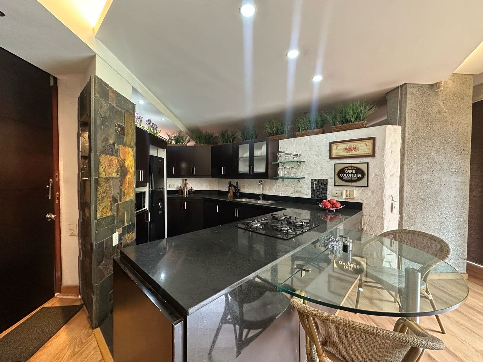 Studio Apartment for Sale, Loma del Encierro Area, Poblado—Cantizal Complex