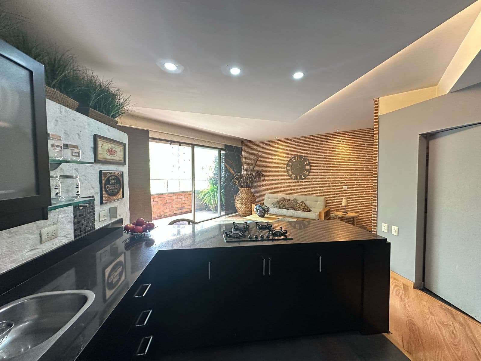 Studio Apartment for Sale, Loma del Encierro Area, Poblado—Cantizal Complex