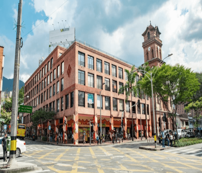Office for Sale in the Poblado Area, Near El Parque—Plaza del Poblado Building