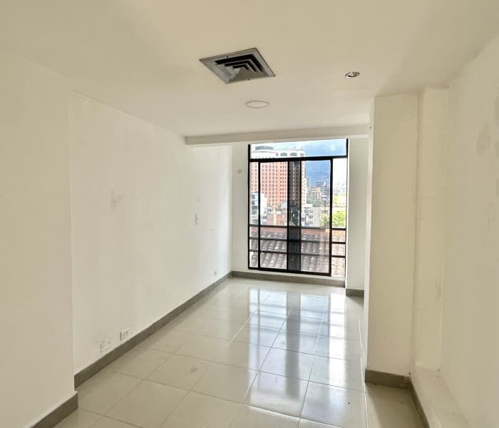 Office for Sale in the Poblado Area, Near El Parque—Plaza del Poblado Building