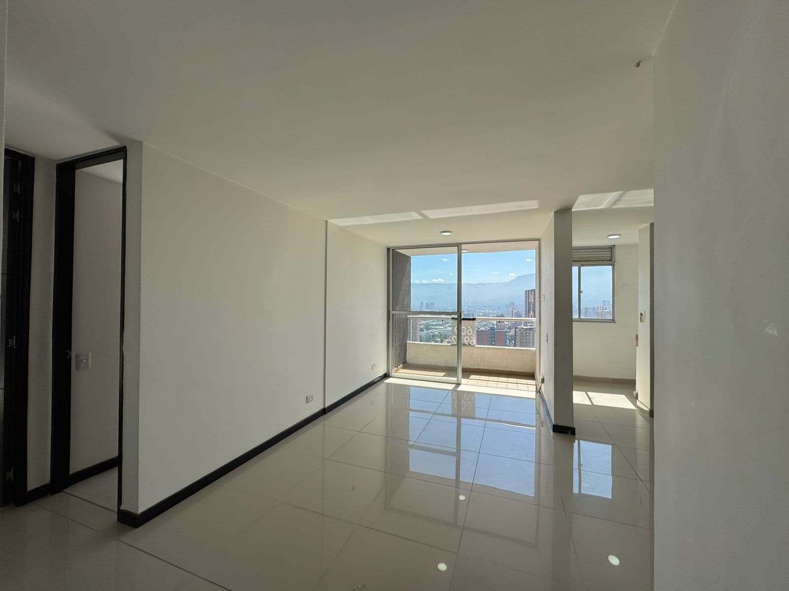 Apartment for Sale, Sabaneta Area – Valparaiso Complex
