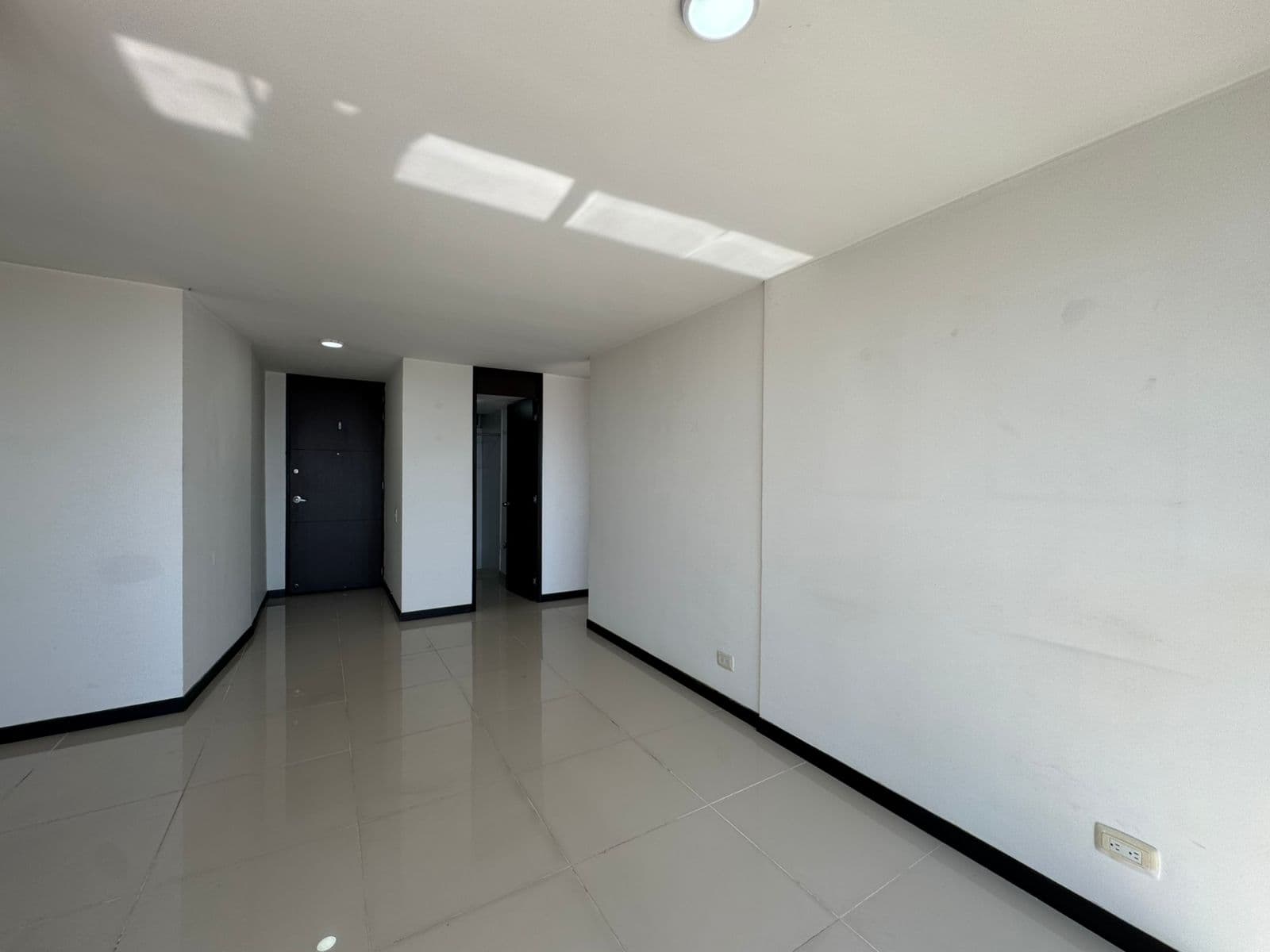 Apartment for Sale, Sabaneta Area—Valparaiso Complex