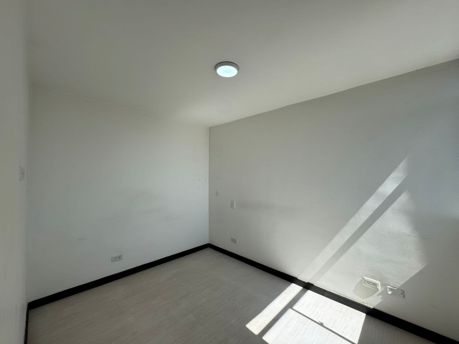 Apartment for Sale, Sabaneta Area—Valparaiso Complex