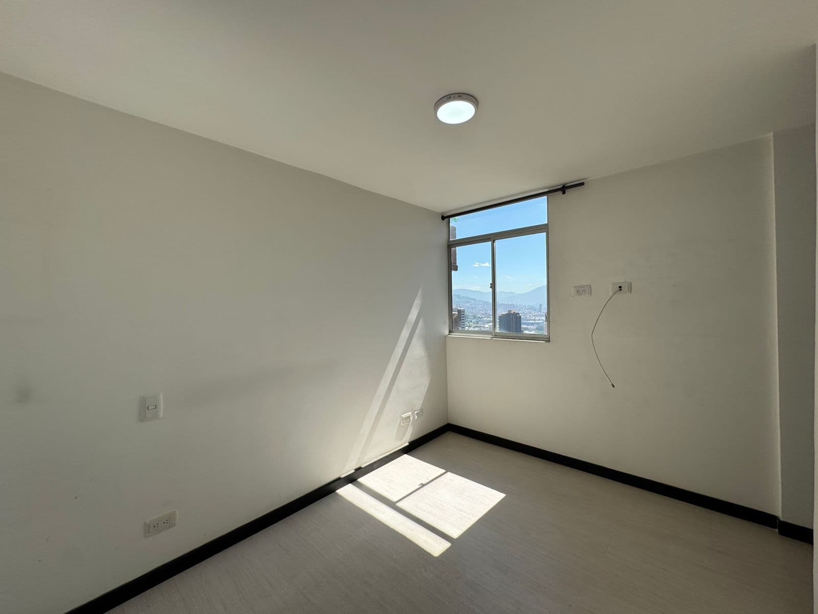 Apartment for Sale, Sabaneta Area—Valparaiso Complex