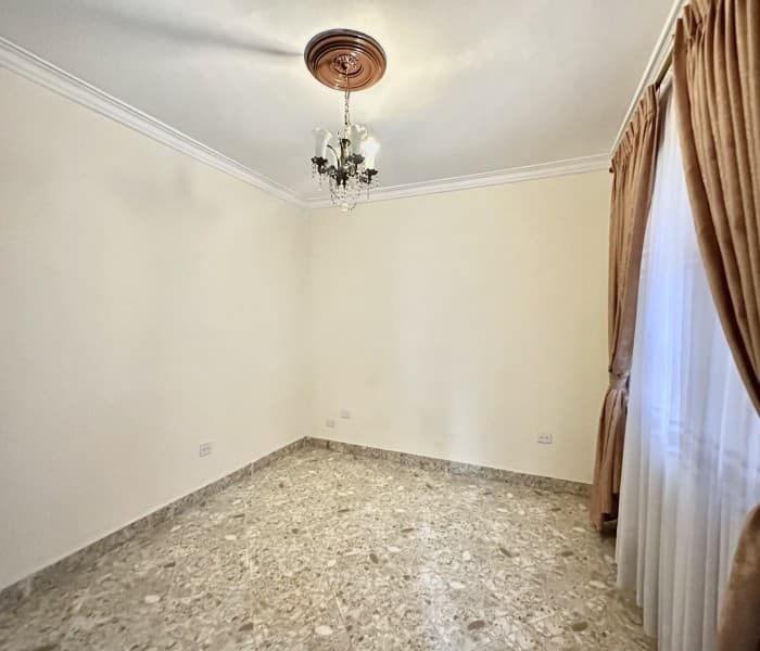 First-Floor House for Sale in the La Gran Avenida Neighborhood, Bello