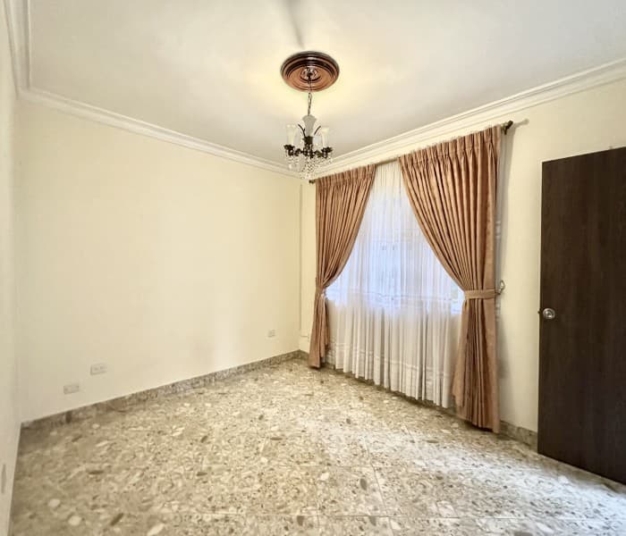 First-Floor House for Sale in the La Gran Avenida Neighborhood, Bello