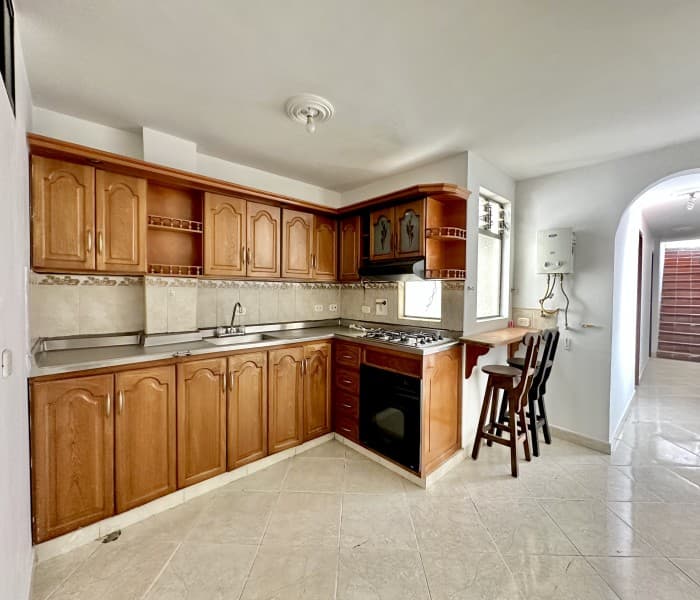 Third-Floor Apartment for Rent in the Simon Bolivar Neighborhood, Copacabana