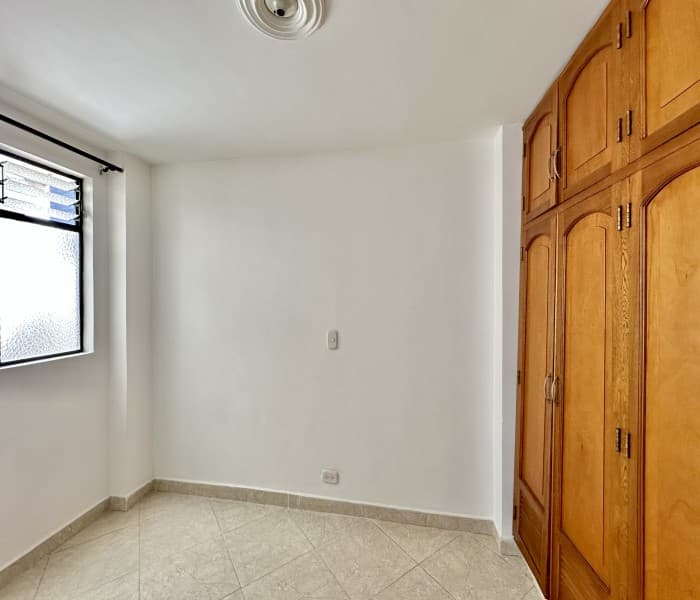 Third-Floor Apartment for Rent in the Simon Bolivar Neighborhood, Copacabana