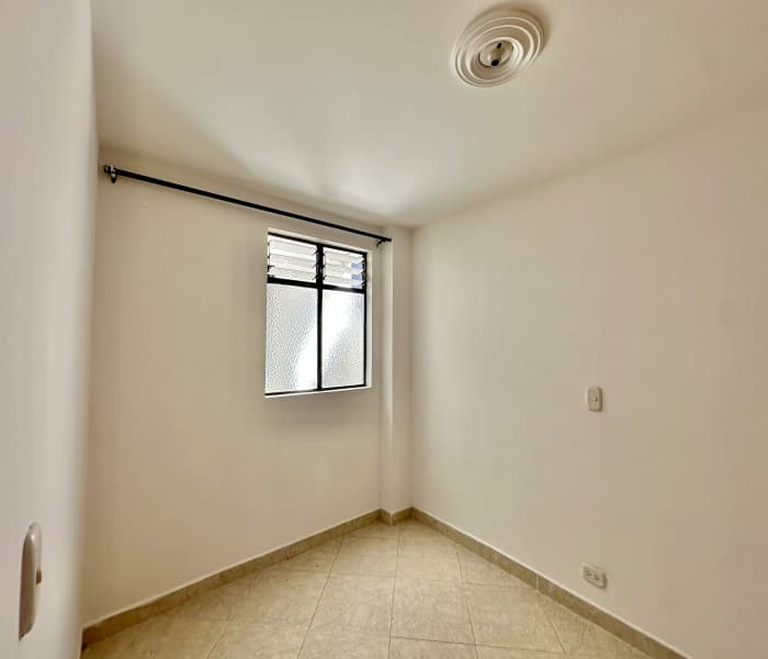 Third-Floor Apartment for Rent in the Simon Bolivar Neighborhood, Copacabana