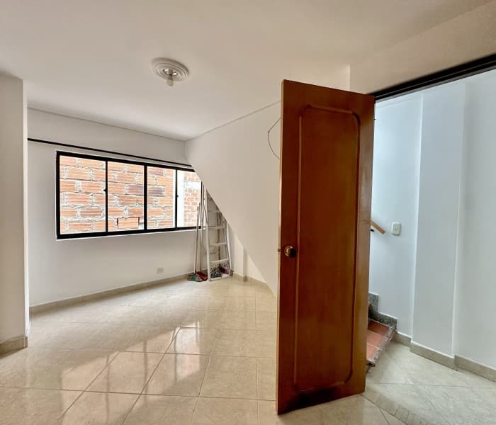 Third-Floor Apartment for Rent in the Simon Bolivar Neighborhood, Copacabana