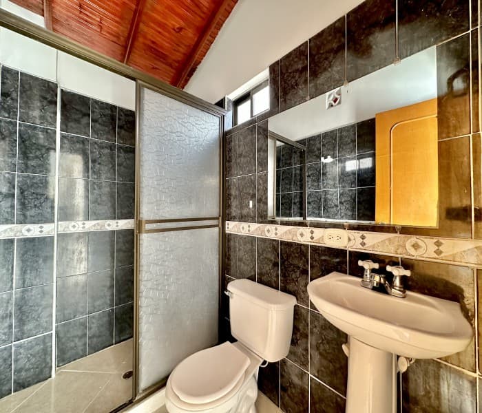 Third-Floor Apartment for Rent in the Simon Bolivar Neighborhood, Copacabana