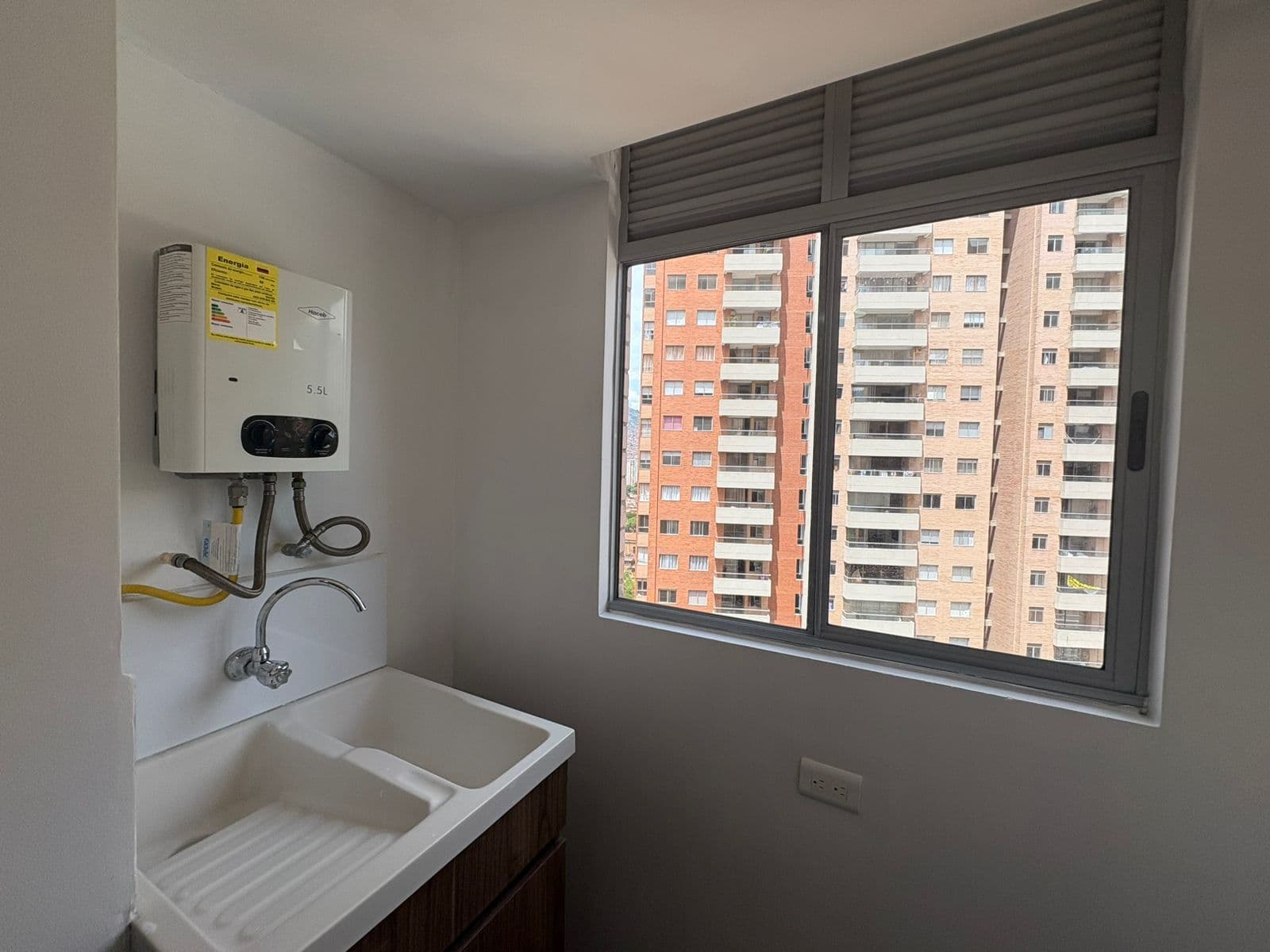 Apartment for Rent, Fabricato Area, Bello—Oceana Complex