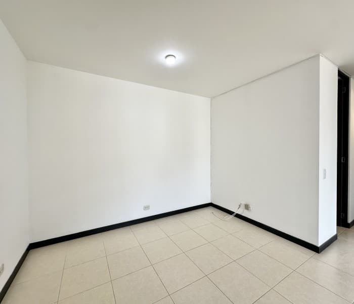 Apartment for Sale in the Loma del Indio Neighborhood, Poblado, Medellín—Entrepalmas San Diego Complex