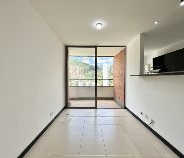 Apartment for Sale in the Loma del Indio Neighborhood, Poblado, Medellín—Entrepalmas San Diego Complex