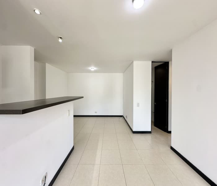 Apartment for Sale in the Loma del Indio Neighborhood, Poblado, Medellín—Entrepalmas San Diego Complex