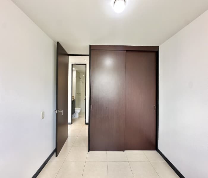 Apartment for Sale in the Loma del Indio Neighborhood, Poblado, Medellín—Entrepalmas San Diego Complex