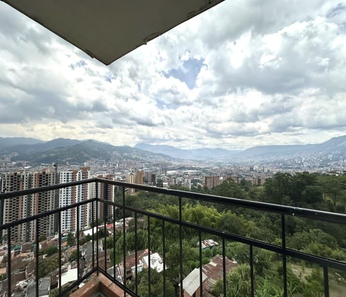 Apartment for Sale in the Maria Auxiliadora Neighborhood, Sabaneta—Altos de Maria Auxiliadora Building