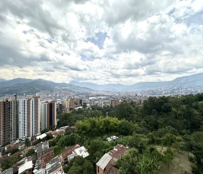 Apartment for Sale in the Maria Auxiliadora Neighborhood, Sabaneta—Altos de Maria Auxiliadora Building